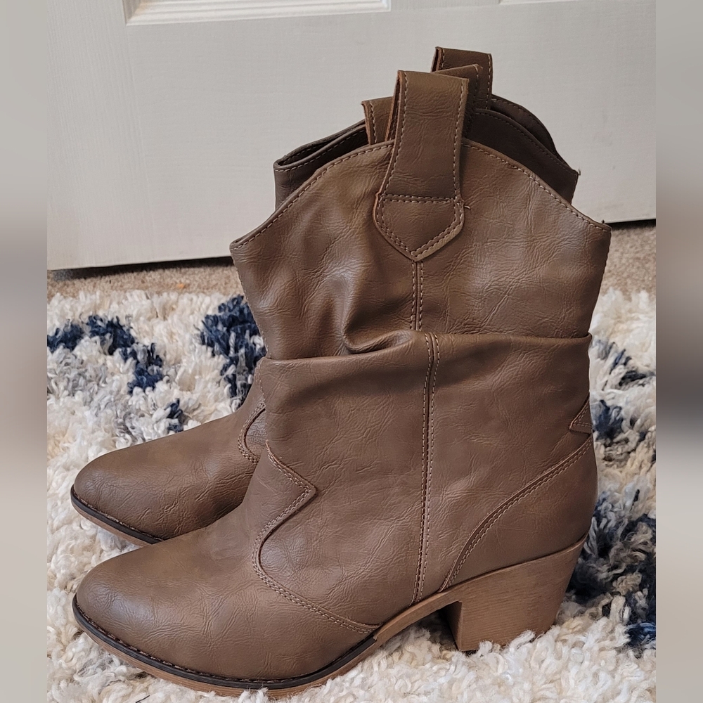 Charles Albert Boots Size 9 Low Cowgirl Boots Brown